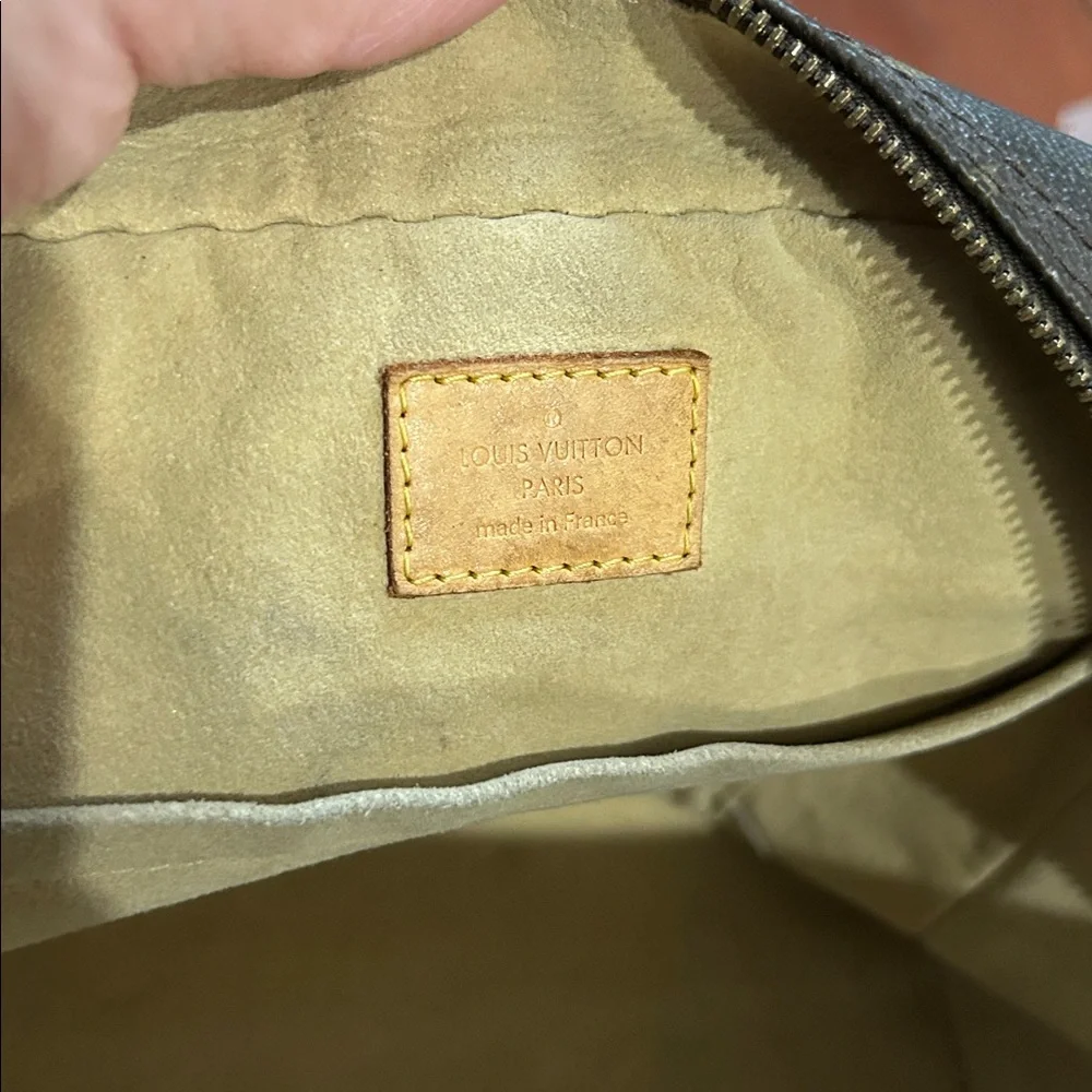 Louis Vuitton Monogram Manhattan PM
